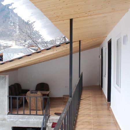 Gogi Jafaridze'S Guesthouse Mestia Exteriör bild