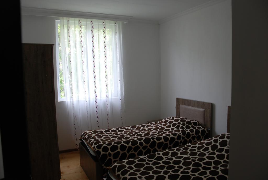 Gogi Jafaridze'S Guesthouse Mestia Exteriör bild