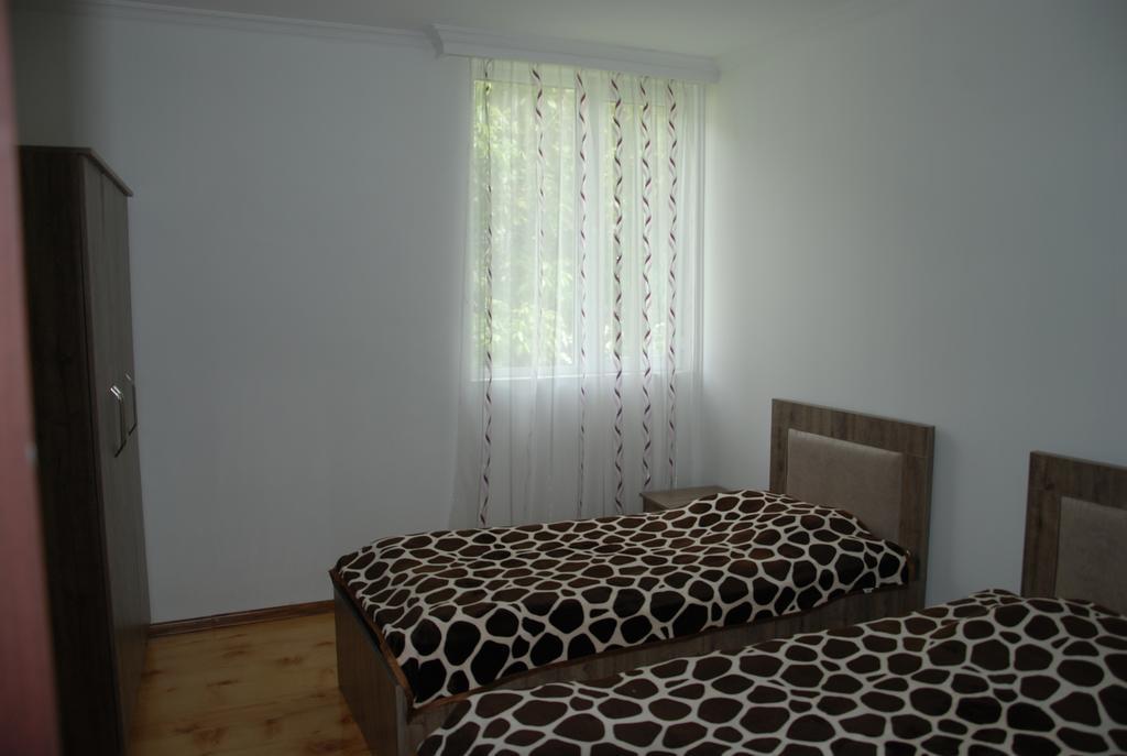 Gogi Jafaridze'S Guesthouse Mestia Exteriör bild