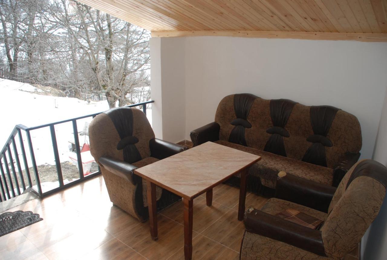 Gogi Jafaridze'S Guesthouse Mestia Exteriör bild