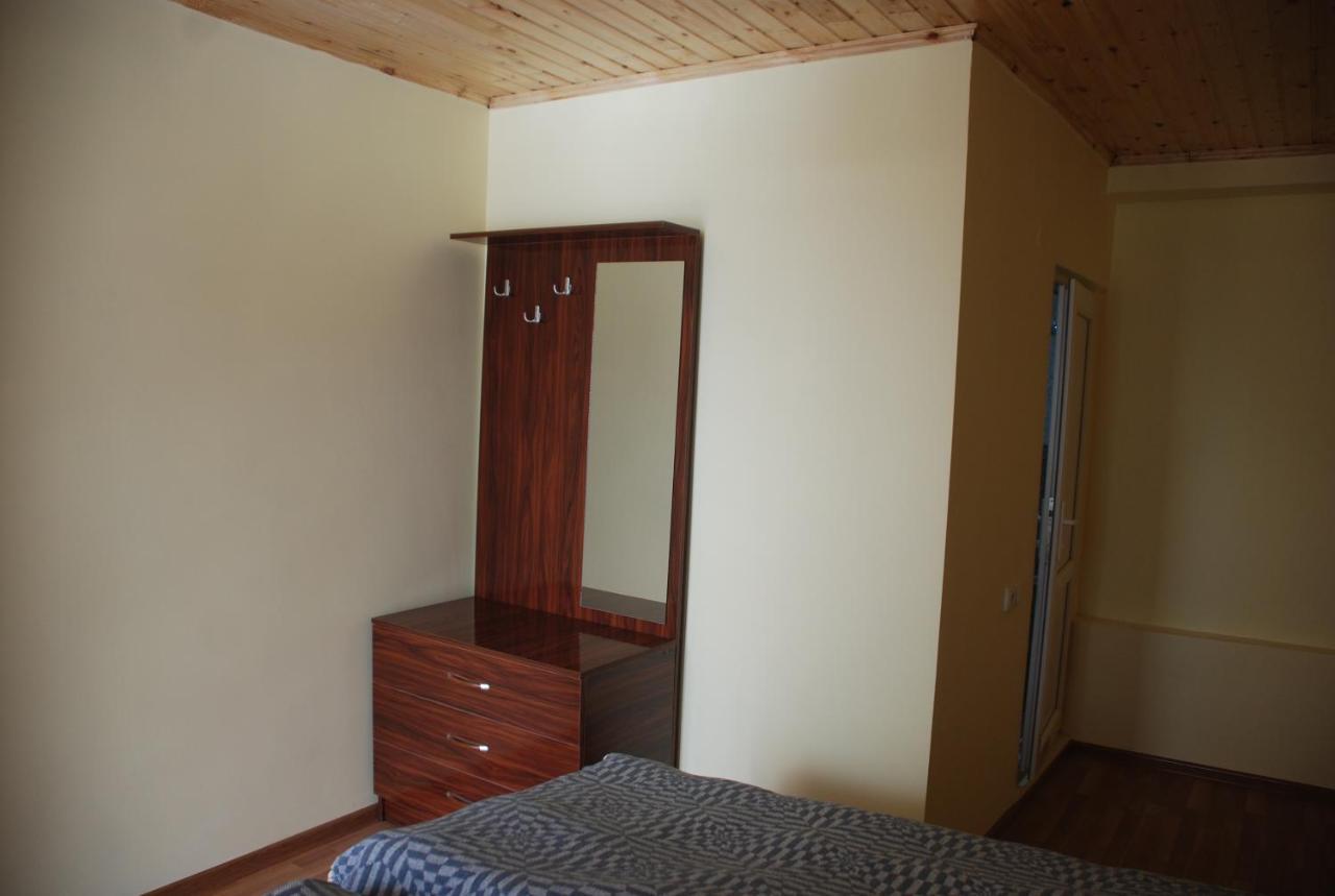 Gogi Jafaridze'S Guesthouse Mestia Exteriör bild