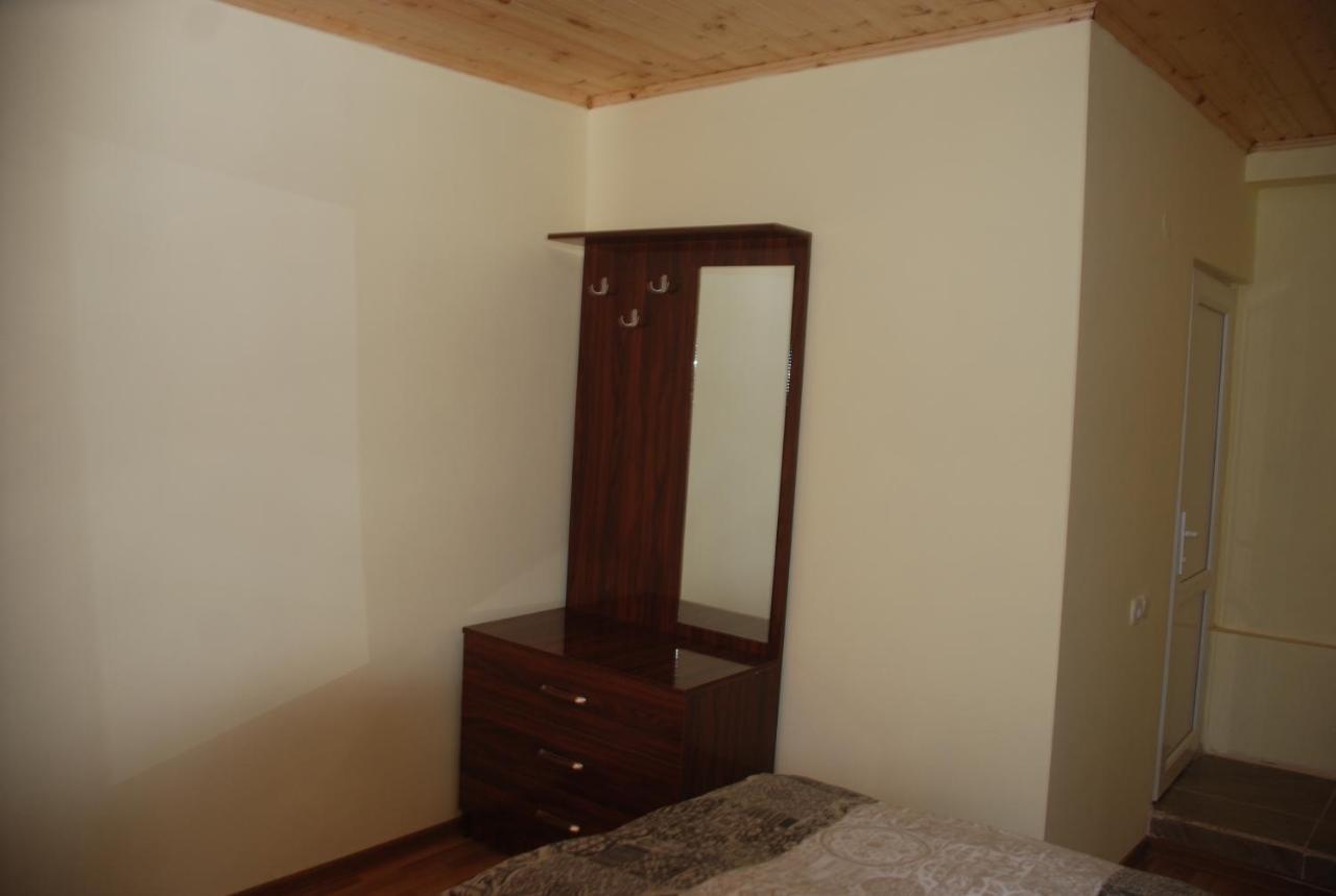 Gogi Jafaridze'S Guesthouse Mestia Exteriör bild
