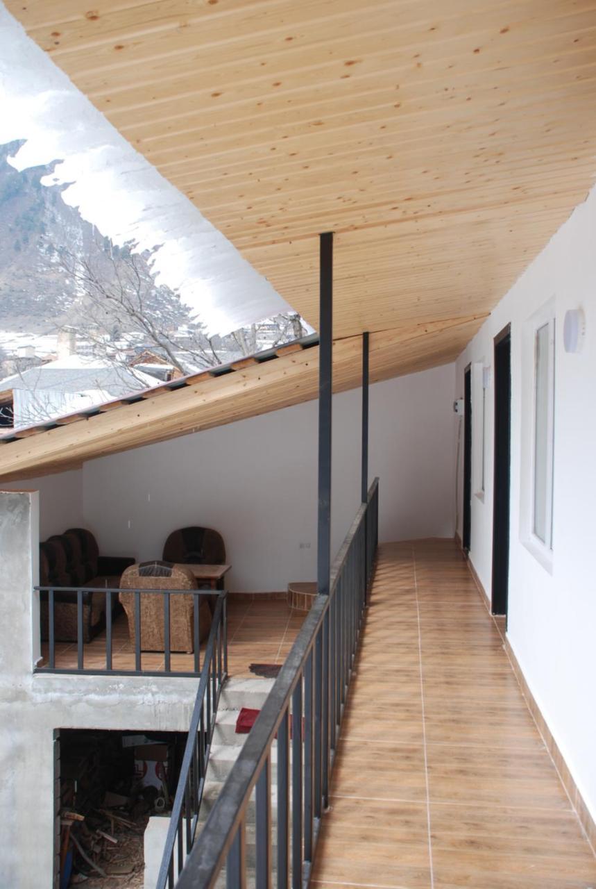 Gogi Jafaridze'S Guesthouse Mestia Exteriör bild