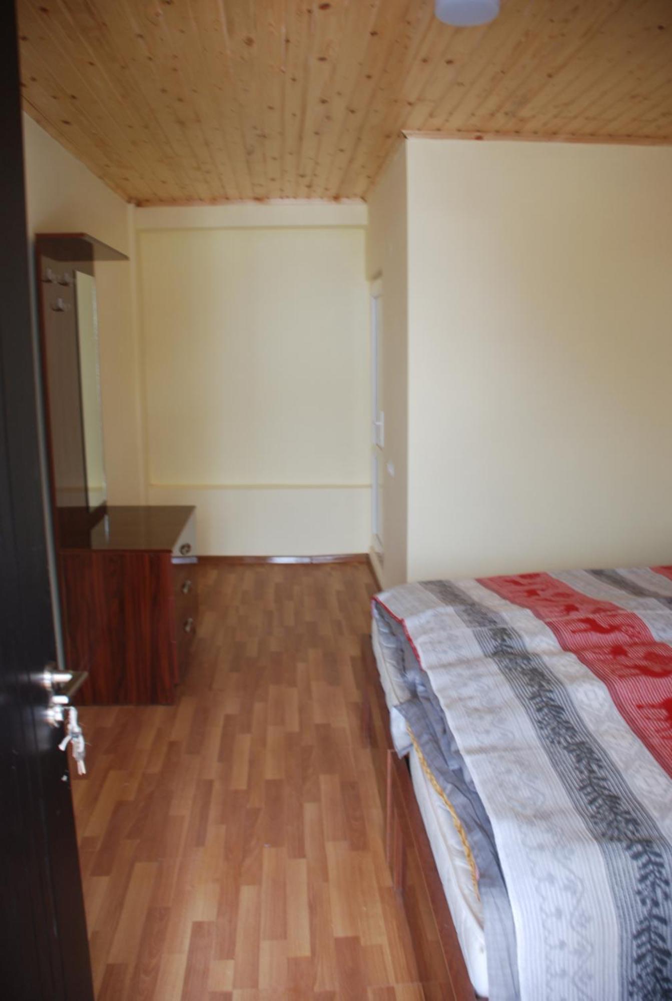 Gogi Jafaridze'S Guesthouse Mestia Exteriör bild