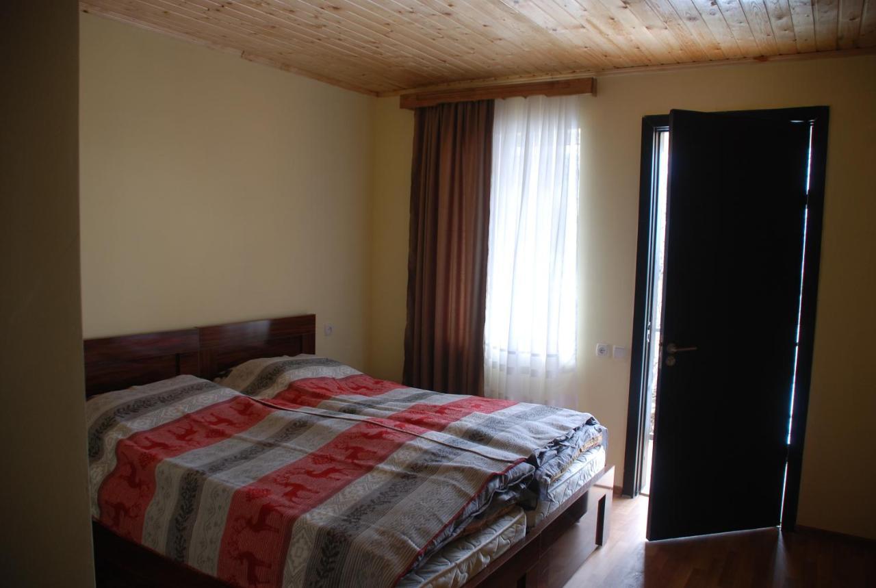 Gogi Jafaridze'S Guesthouse Mestia Exteriör bild